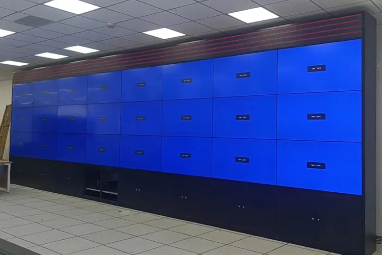 LCD + Bar-Type Screen Kiosk - example 1